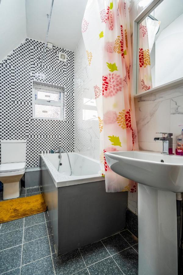 Deluxe 2-Bedroom Flat With Free Parking Birmingham Extérieur photo